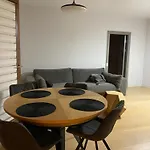 아파트 Elegant Riverside Flat