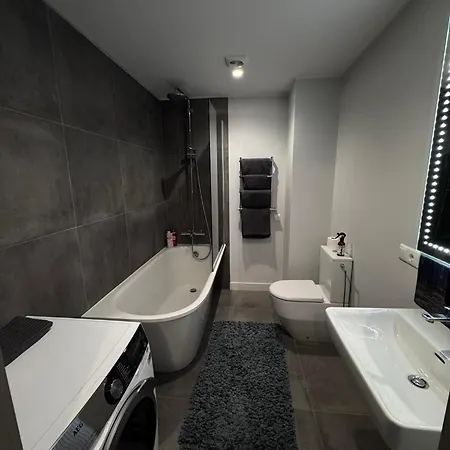 Elegant Riverside Flat Apartamento *